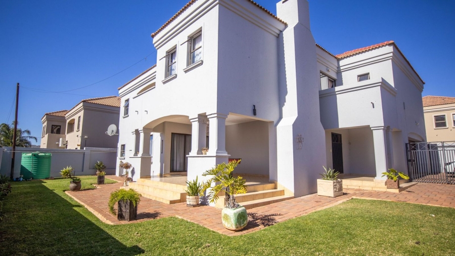 4 Bedroom Property for Sale in Safari Gardens North West